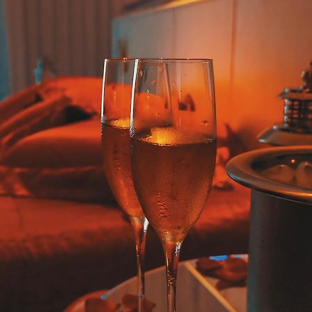 联盟情趣酒店（仅限成人） 卡贝德卢 外观 照片